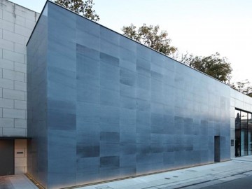 Серый мраморный фасад для здания офиса