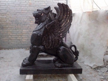 Скульптура из гранита